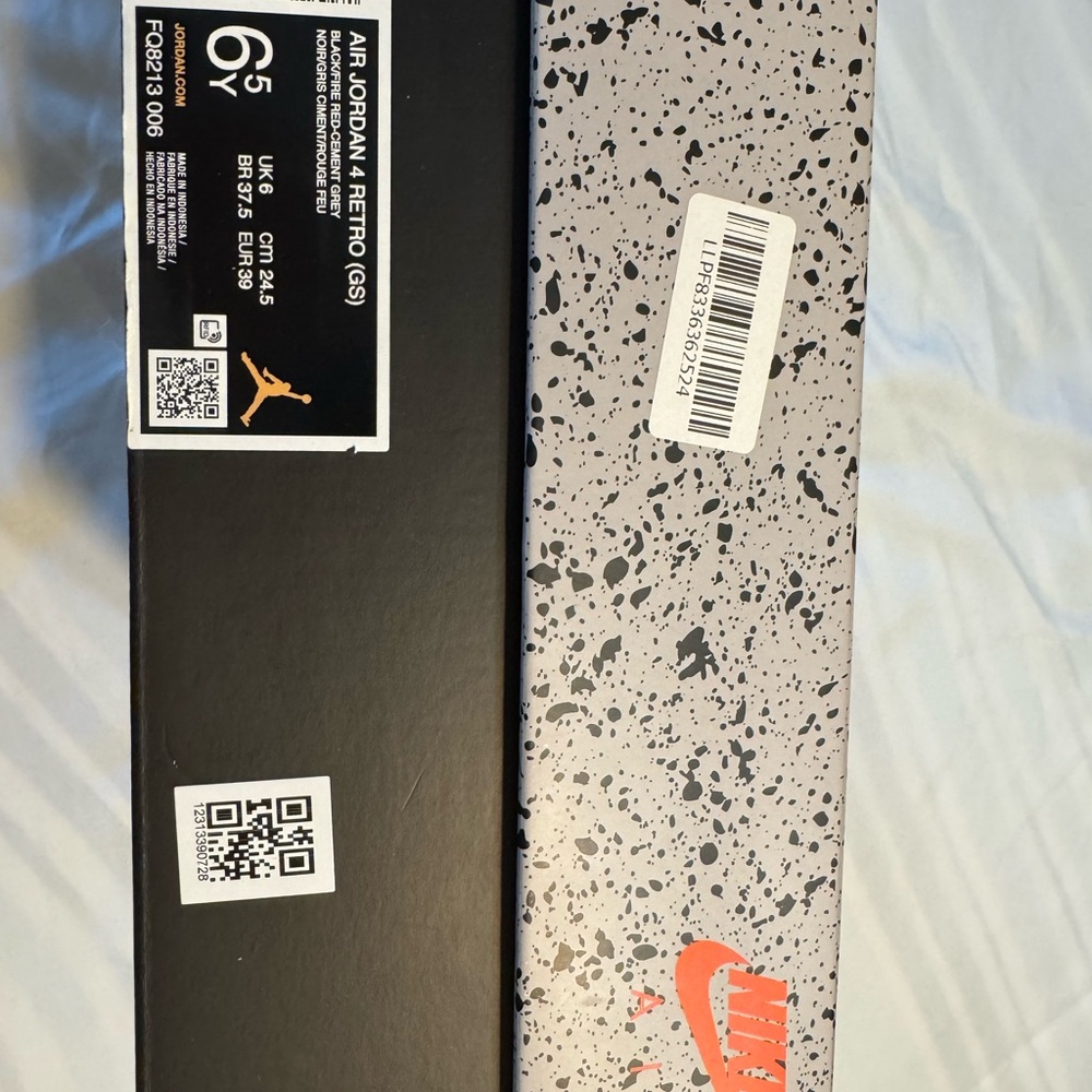 Jordan Retro 4 - Picture 2 of 5
